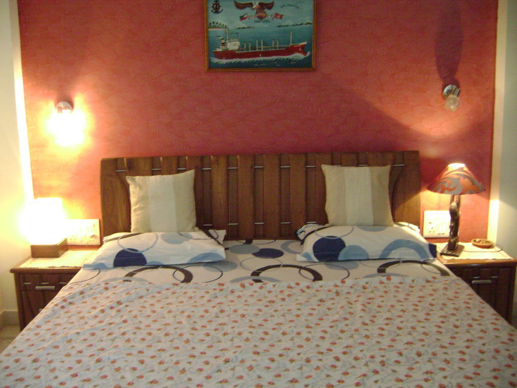 Sabs Bed And Breakfast New Delhi Room photo